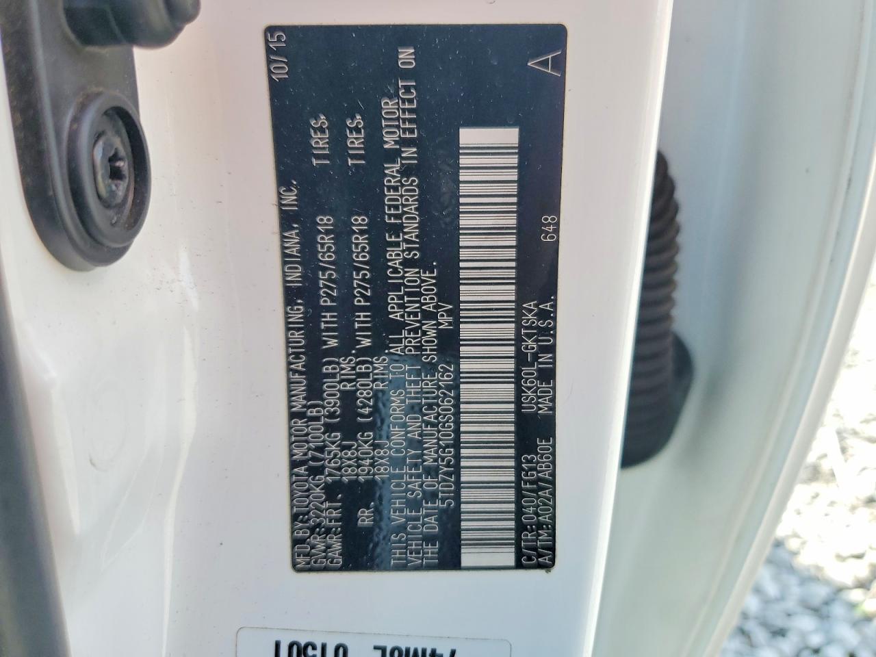 2016 TOYOTA SEQUOIA SR5 photo 13