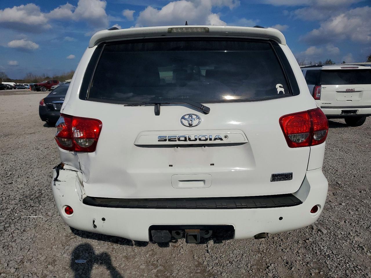 2016 TOYOTA SEQUOIA SR5 photo 6