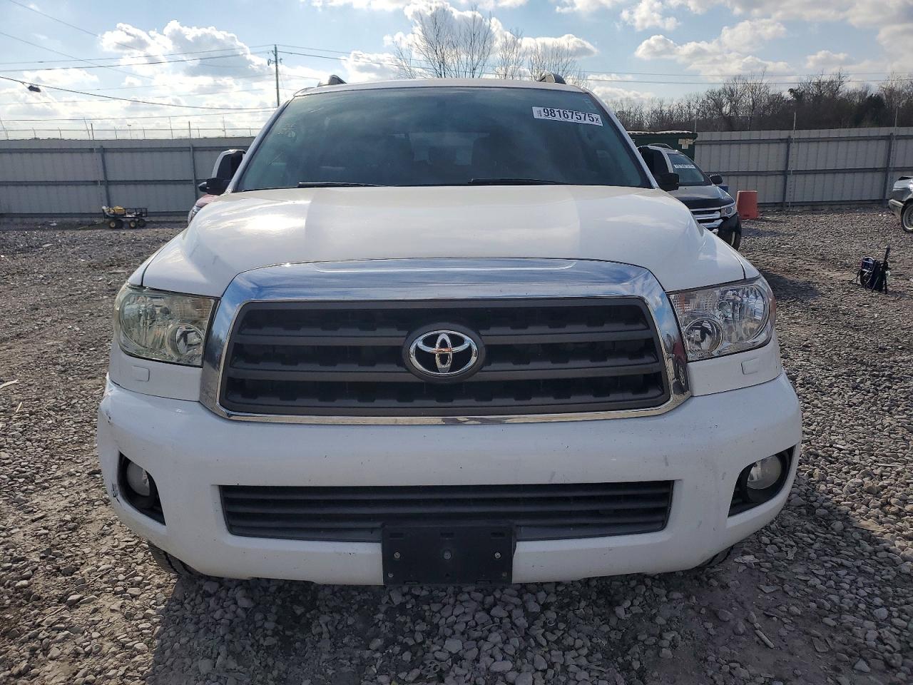 2016 TOYOTA SEQUOIA SR5 photo 5