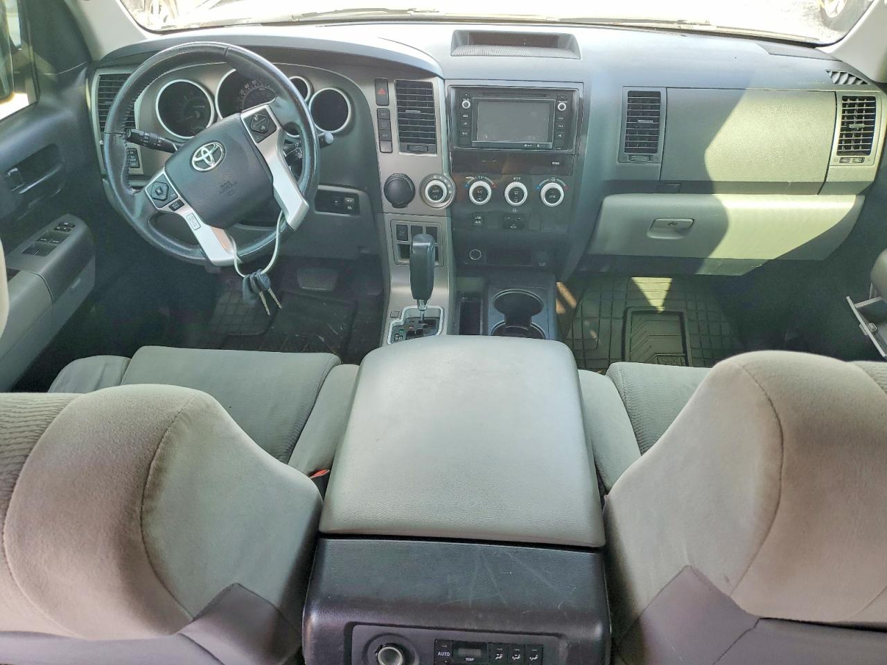 2016 TOYOTA SEQUOIA SR5 photo 8