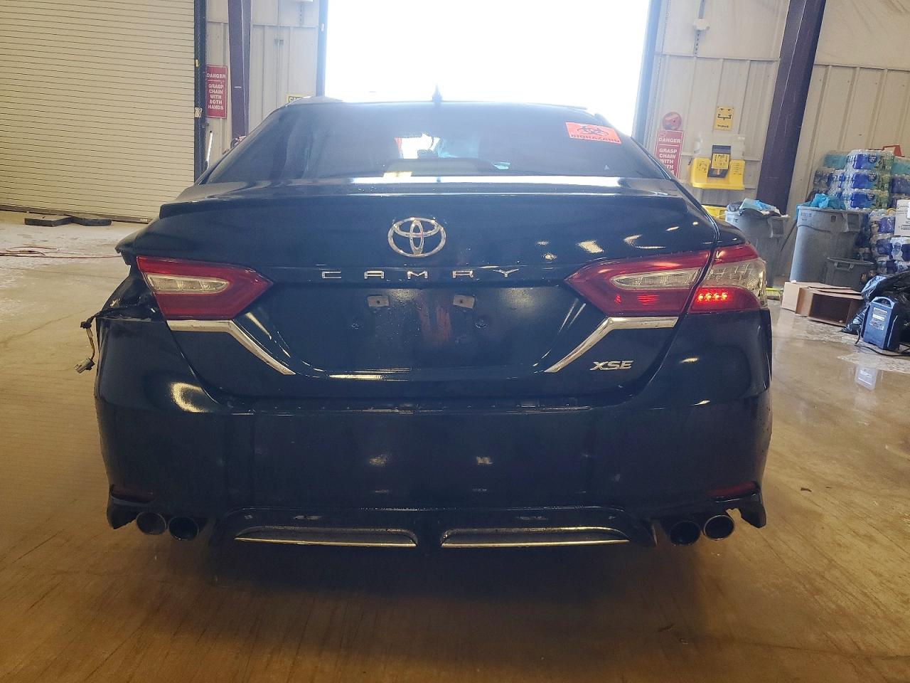 2018 TOYOTA CAMRY XSE photo 6