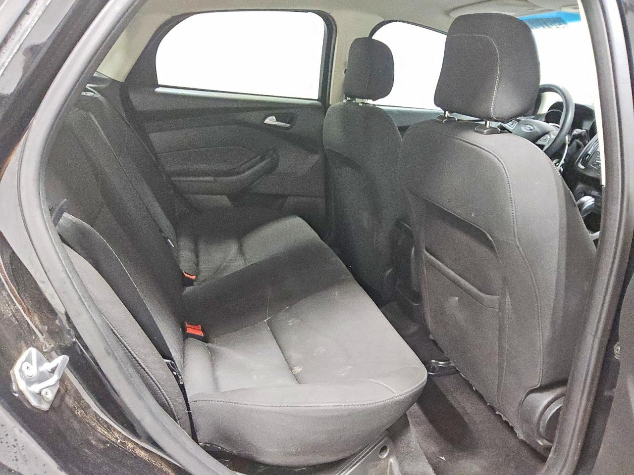 2018 FORD FOCUS SE photo 10