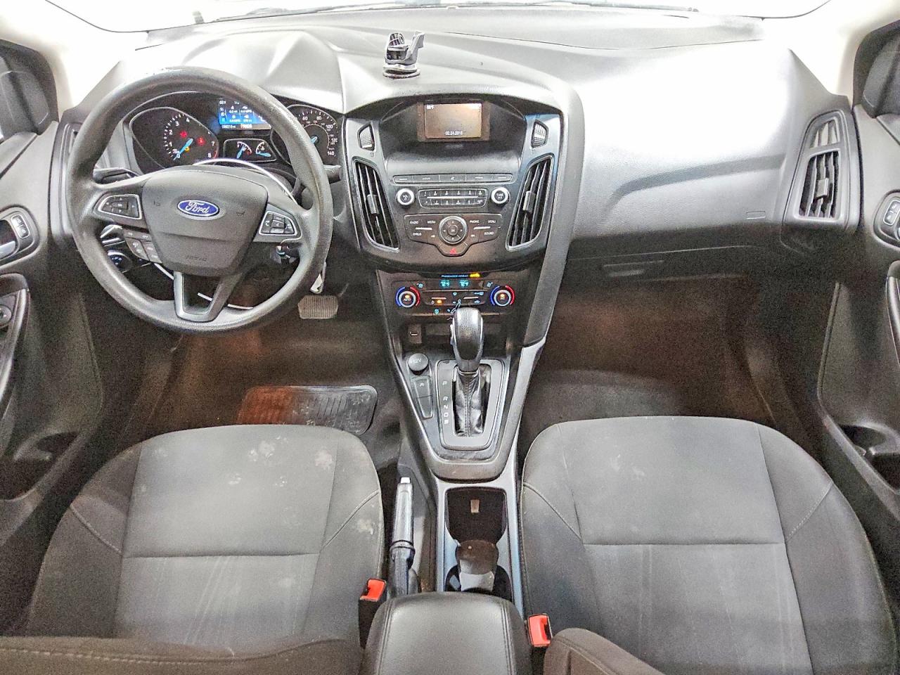 2018 FORD FOCUS SE photo 8
