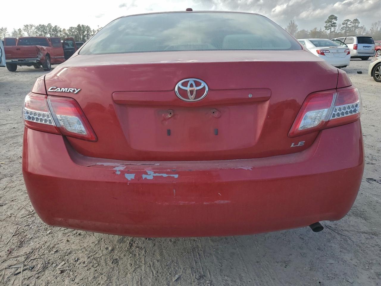 2011 TOYOTA CAMRY BASE photo 6