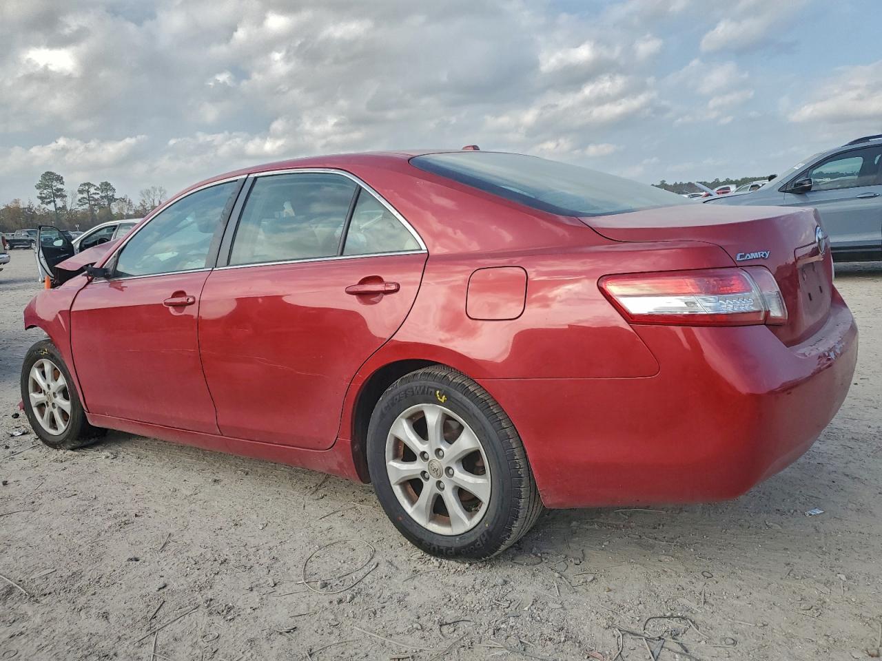 2011 TOYOTA CAMRY BASE photo 2