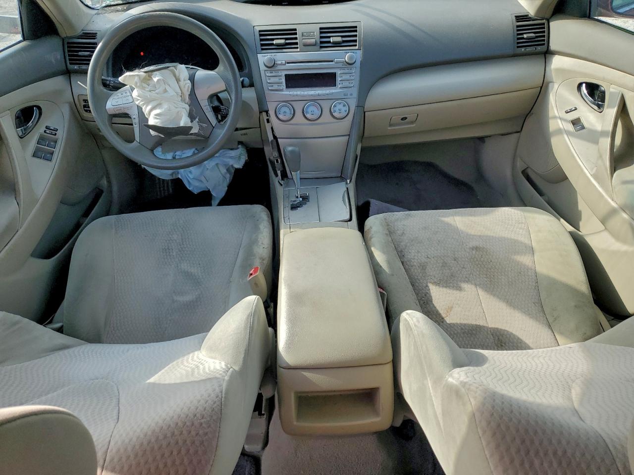 2011 TOYOTA CAMRY BASE photo 8