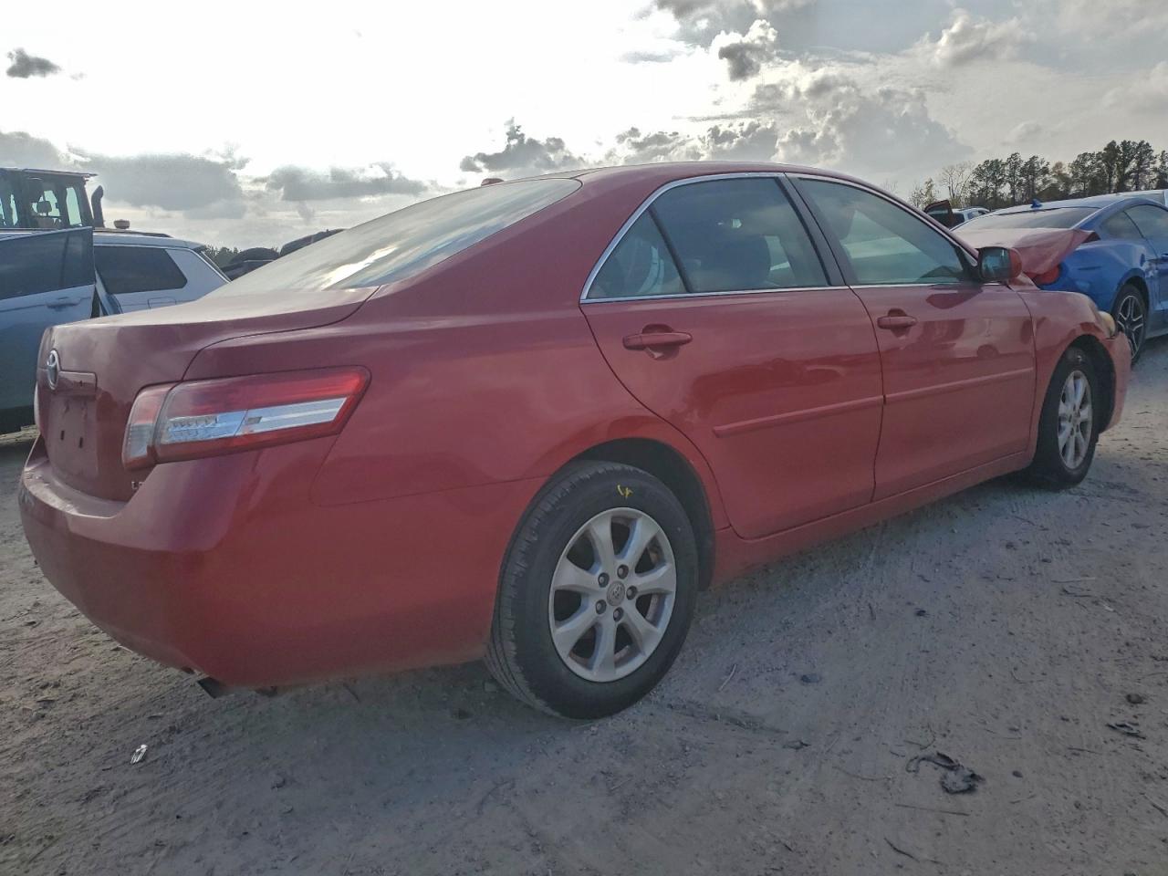 2011 TOYOTA CAMRY BASE photo 3