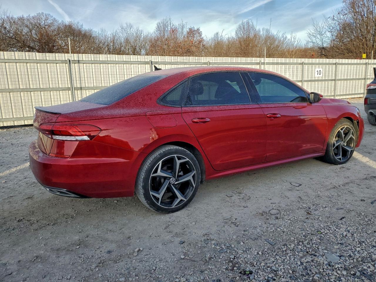 2021 VOLKSWAGEN PASSAT R-LINE photo 3