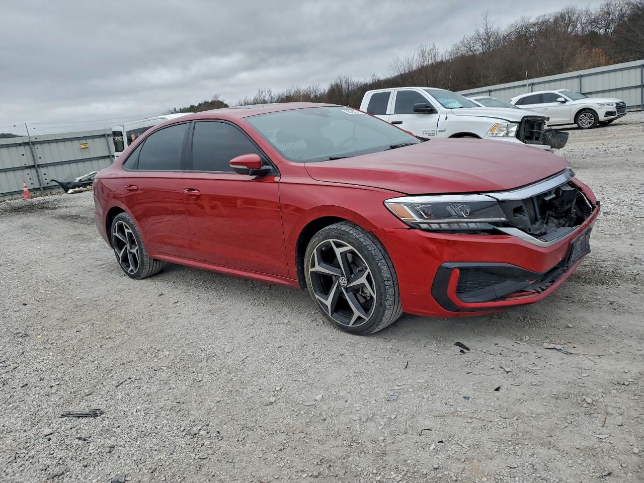 2021 VOLKSWAGEN PASSAT R-LINE photo 4