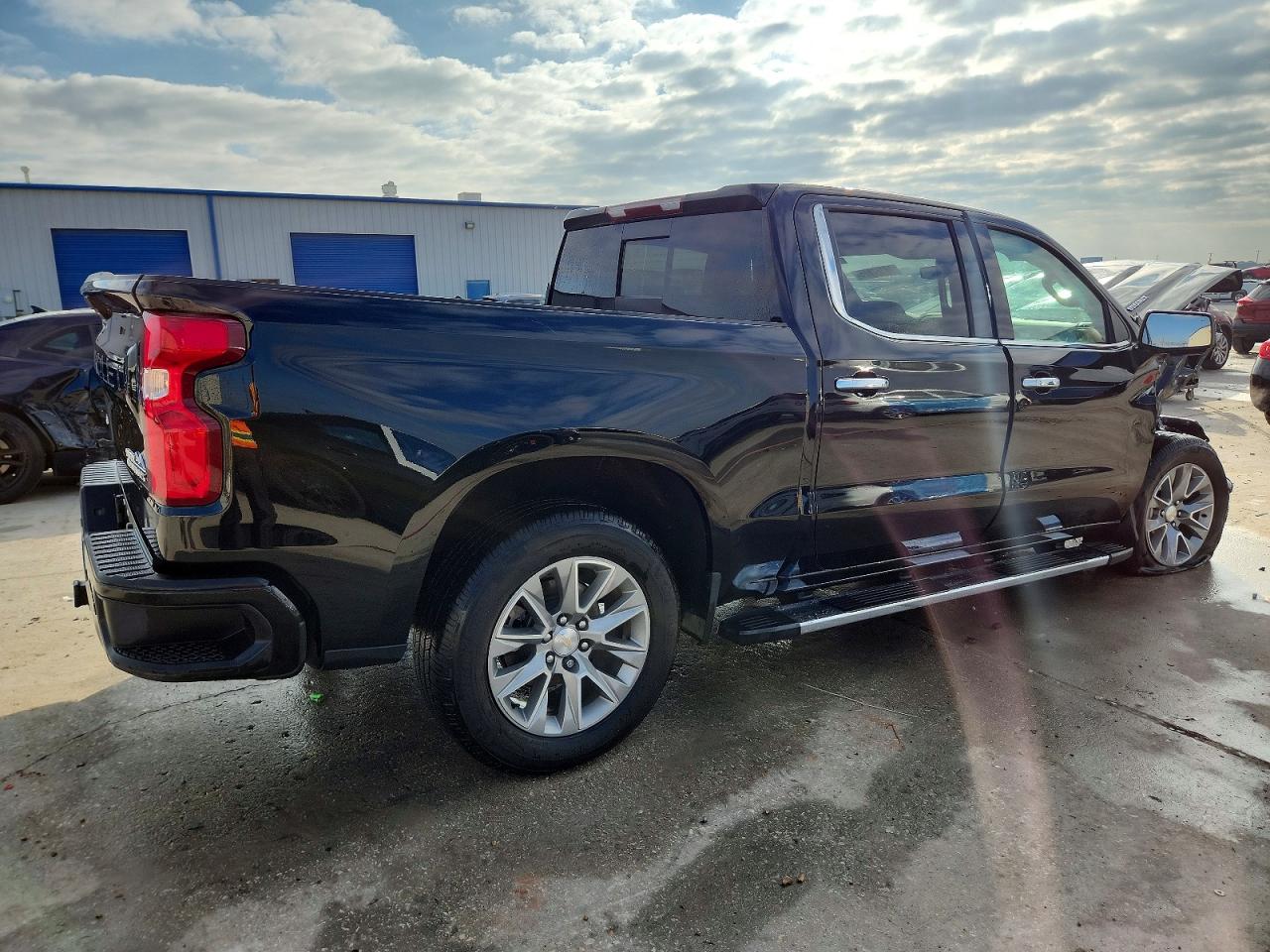 2021 CHEVROLET SILVERADO K1500 HIGH COUNTRY photo 3
