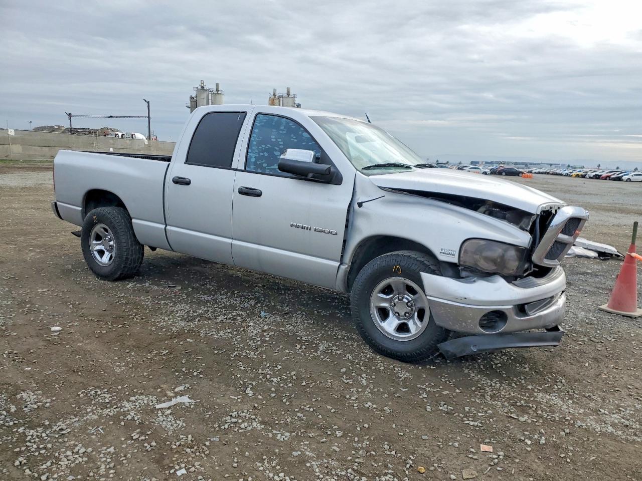 2004 DODGE RAM 1500 ST photo 4