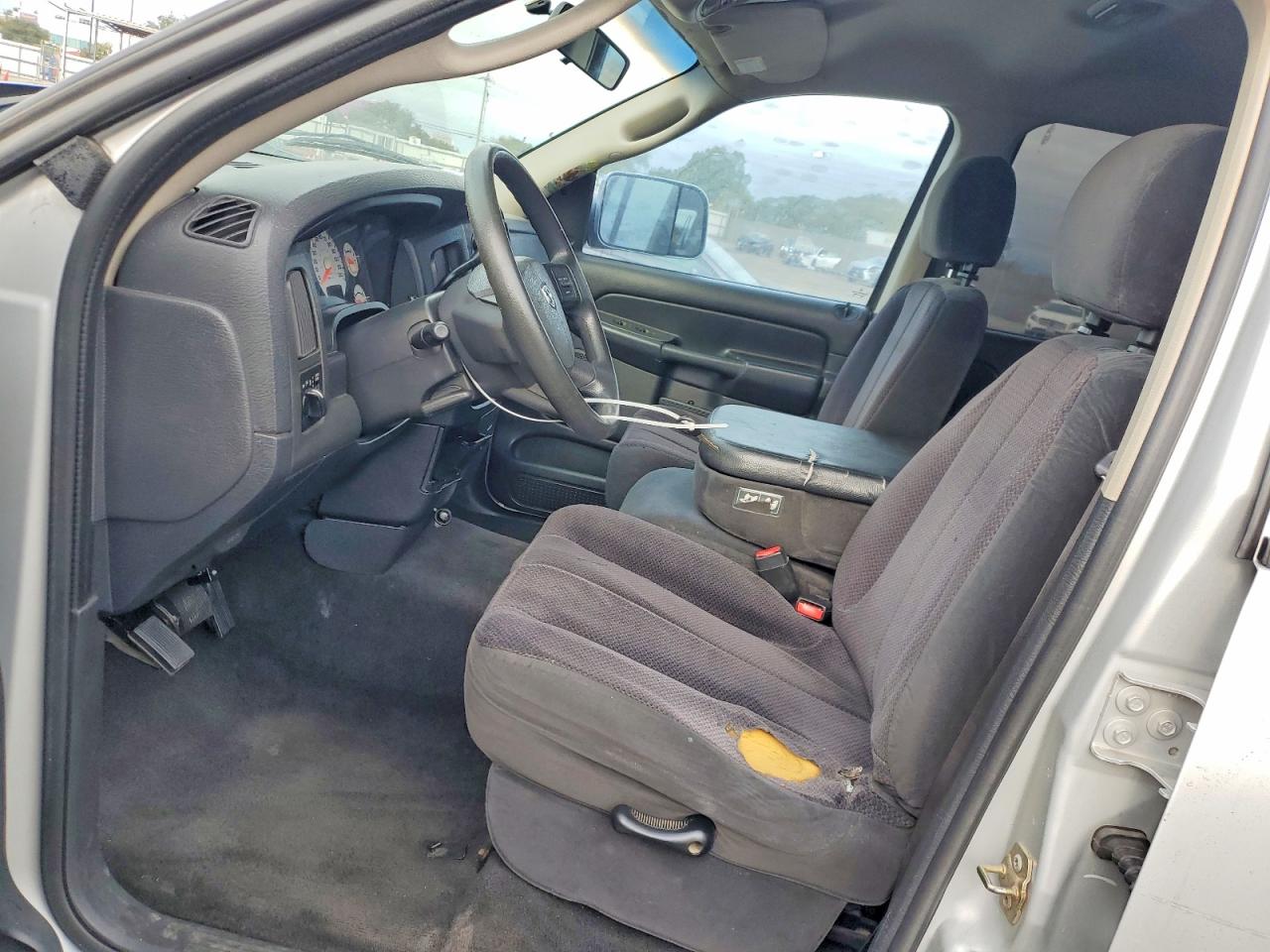 2004 DODGE RAM 1500 ST photo 7