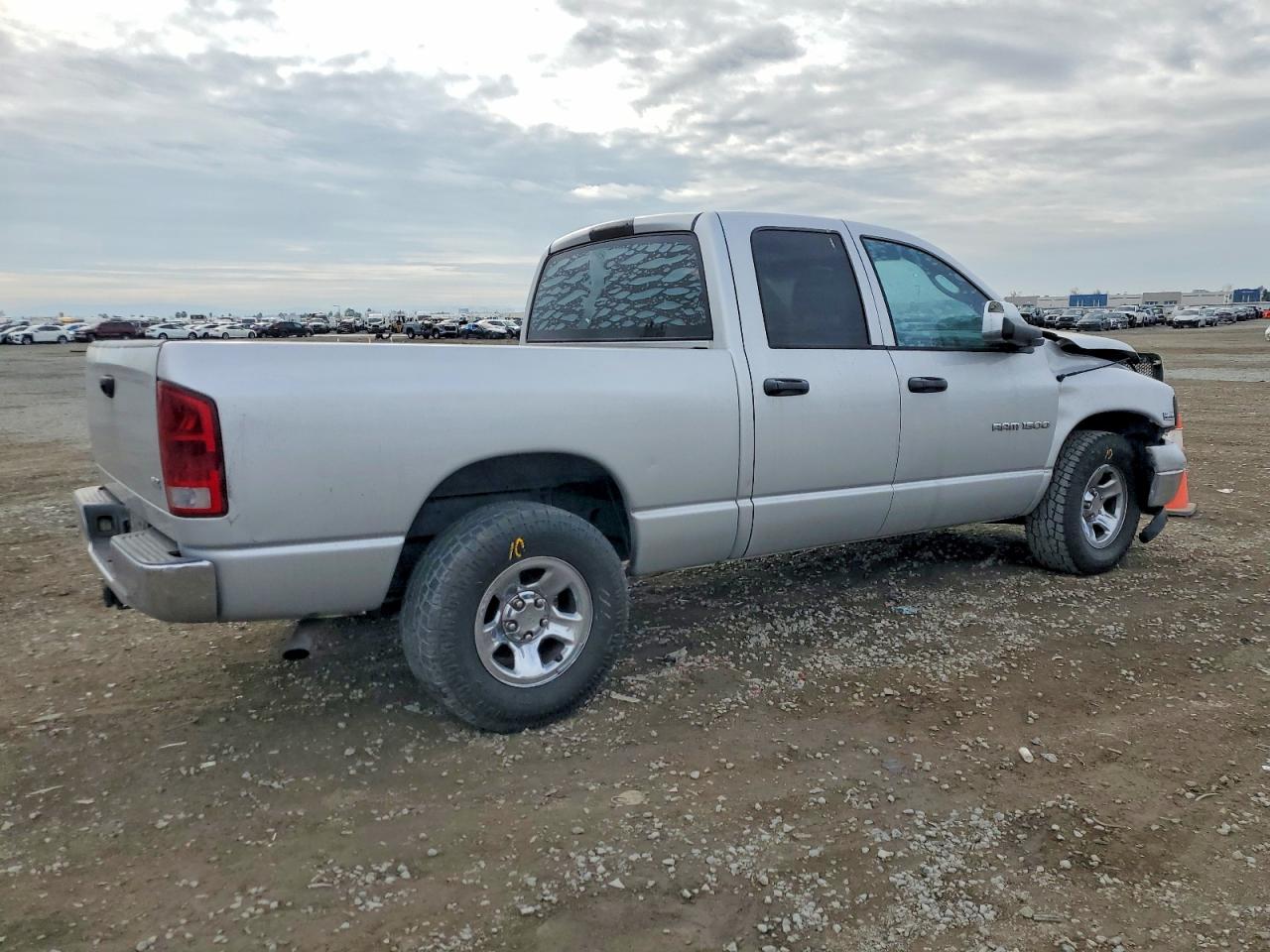 2004 DODGE RAM 1500 ST photo 3