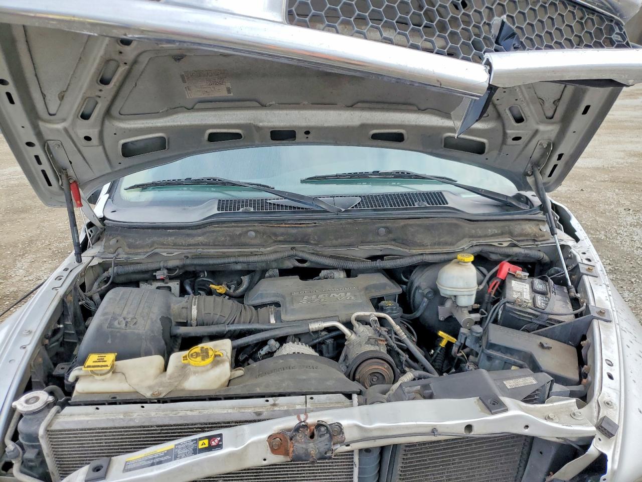 2004 DODGE RAM 1500 ST photo 11