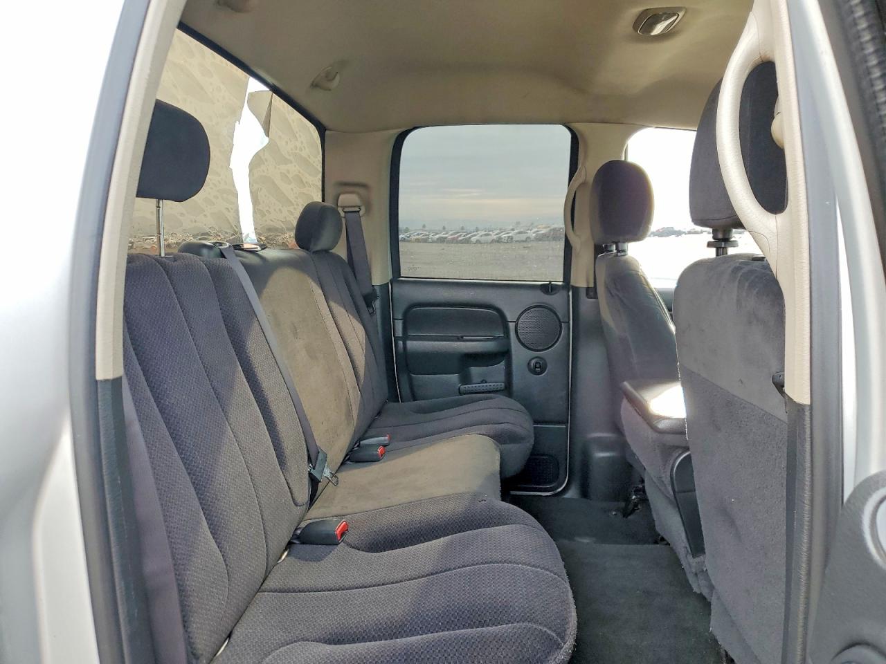 2004 DODGE RAM 1500 ST photo 10