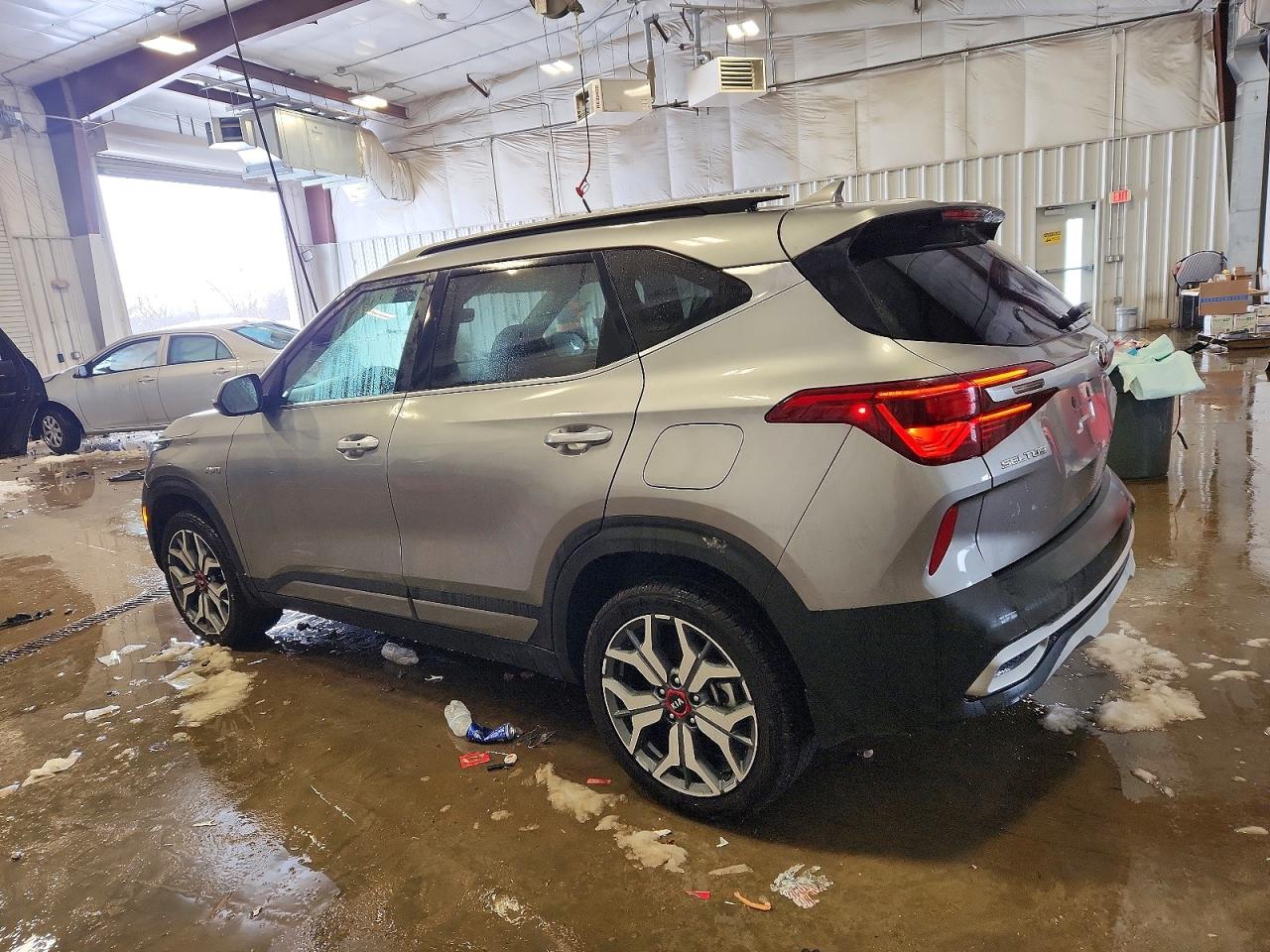 2021 KIA SELTOS SX photo 2