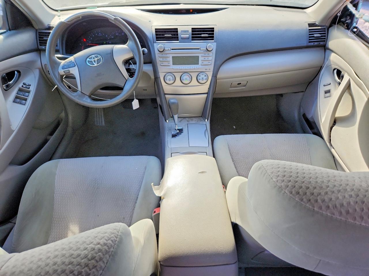2011 TOYOTA CAMRY BASE photo 22