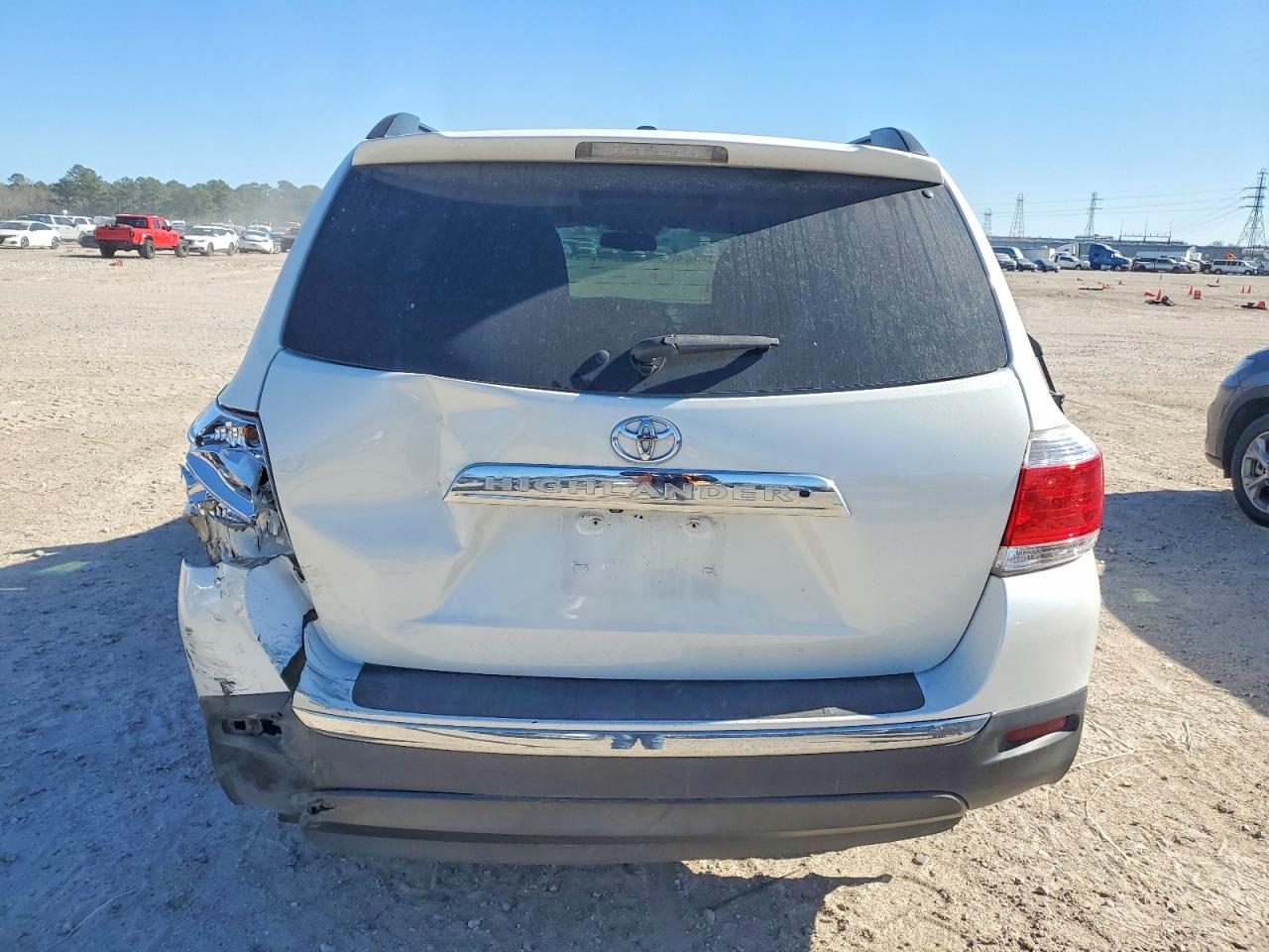 2013 TOYOTA HIGHLANDER BASE photo 6