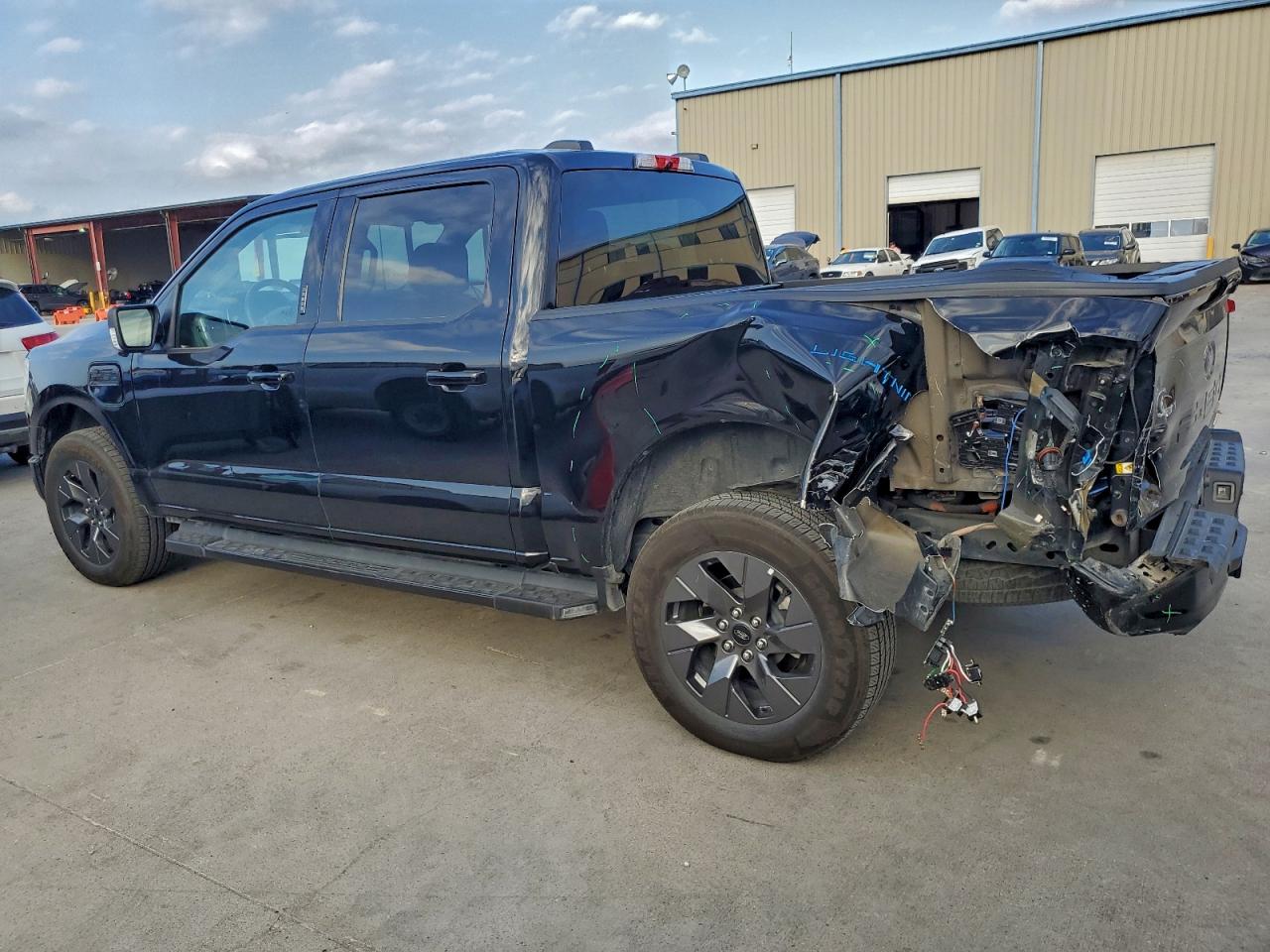 2023 FORD F150 LIGHTNING PRO photo 2