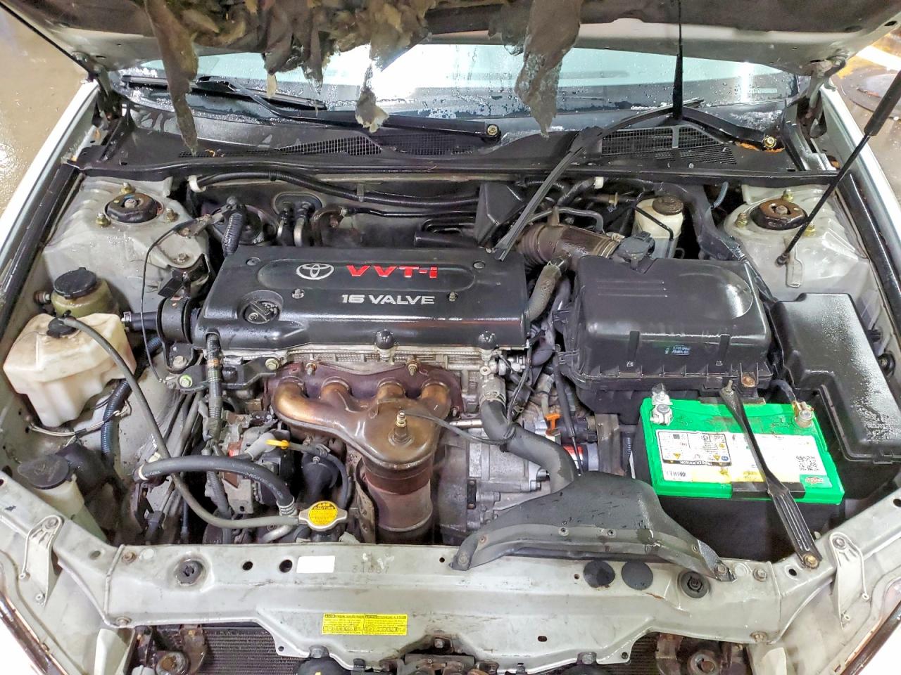 2004 TOYOTA CAMRY LE photo 11