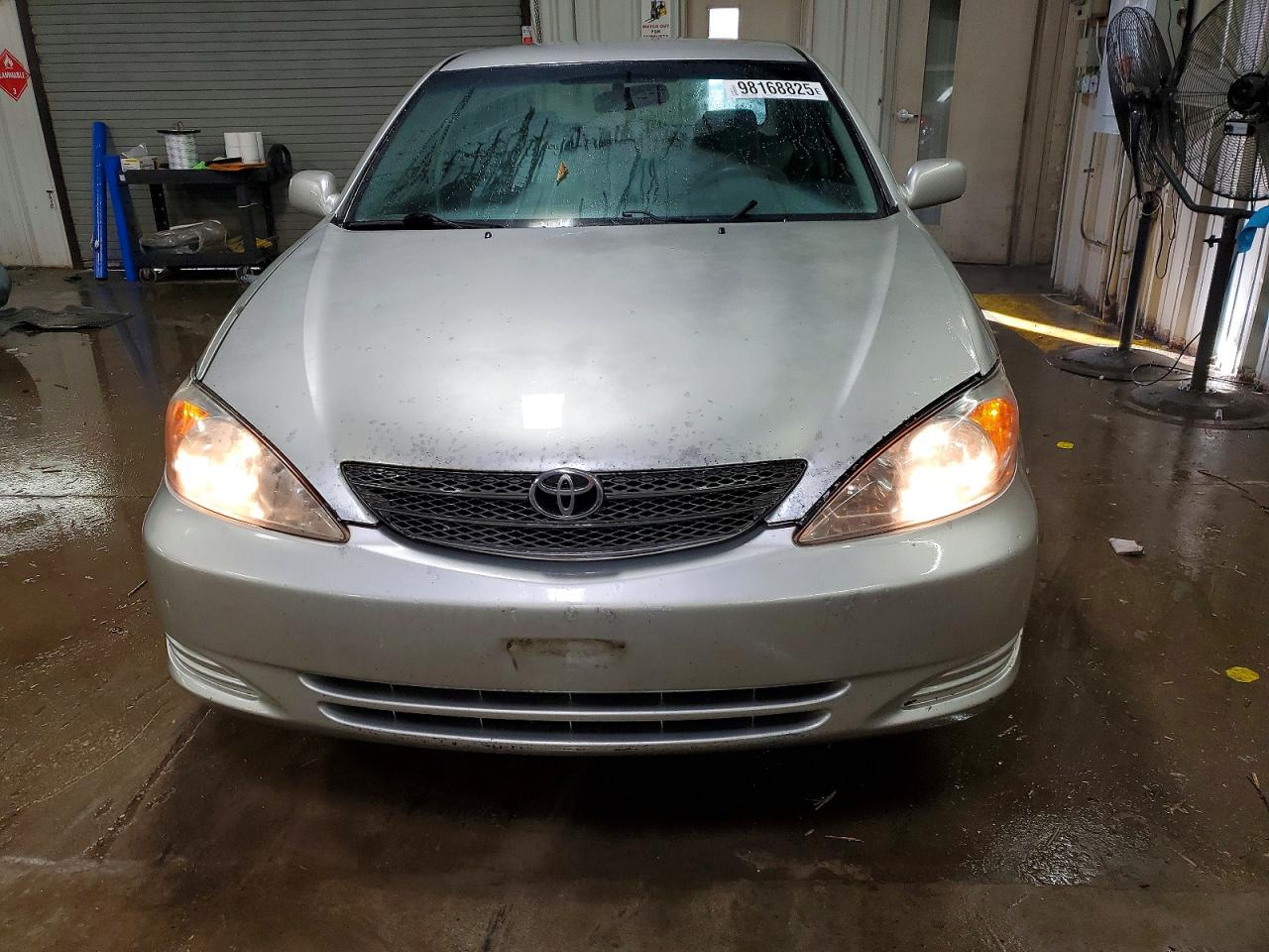 2004 TOYOTA CAMRY LE photo 5