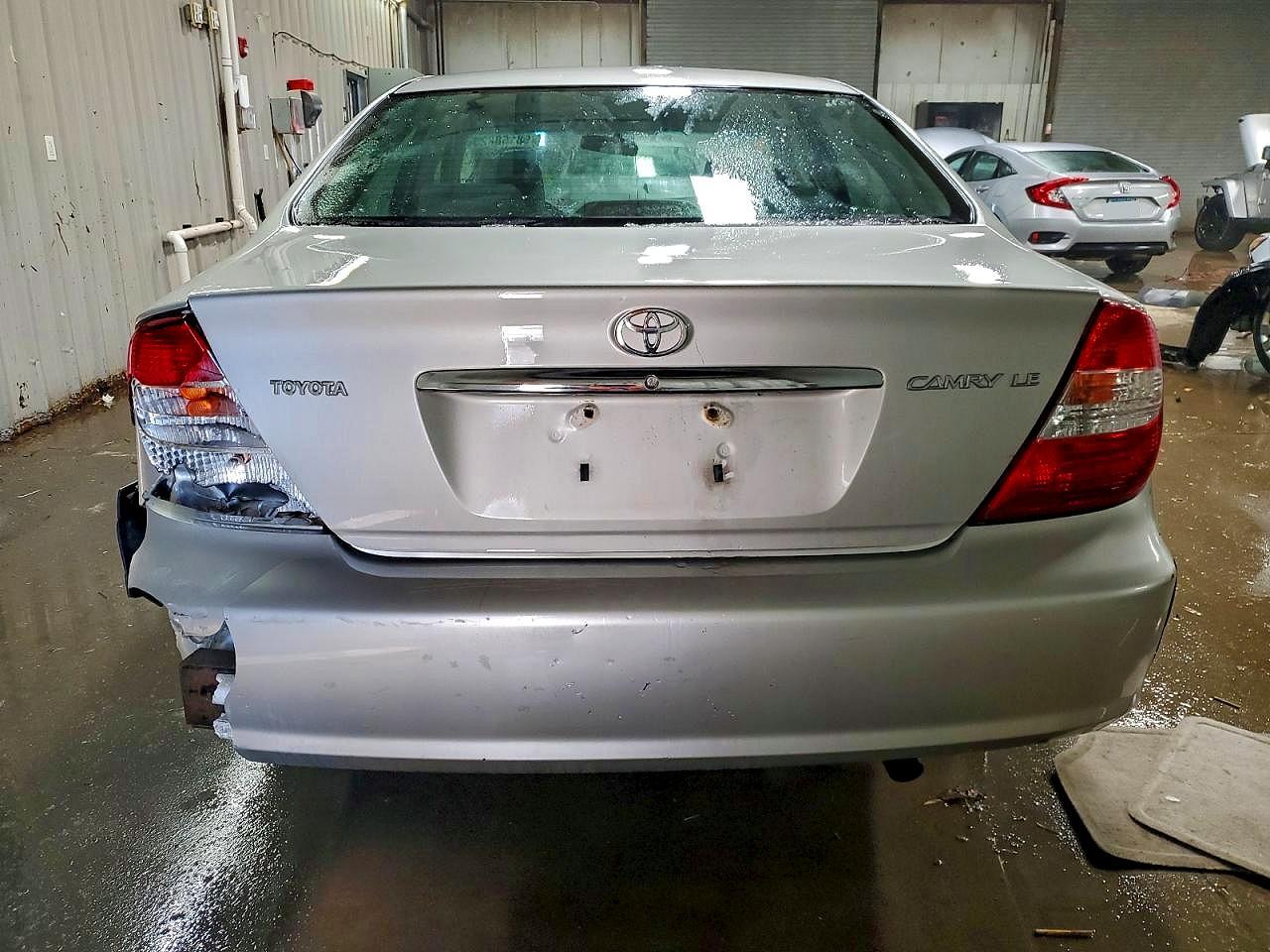 2004 TOYOTA CAMRY LE photo 6