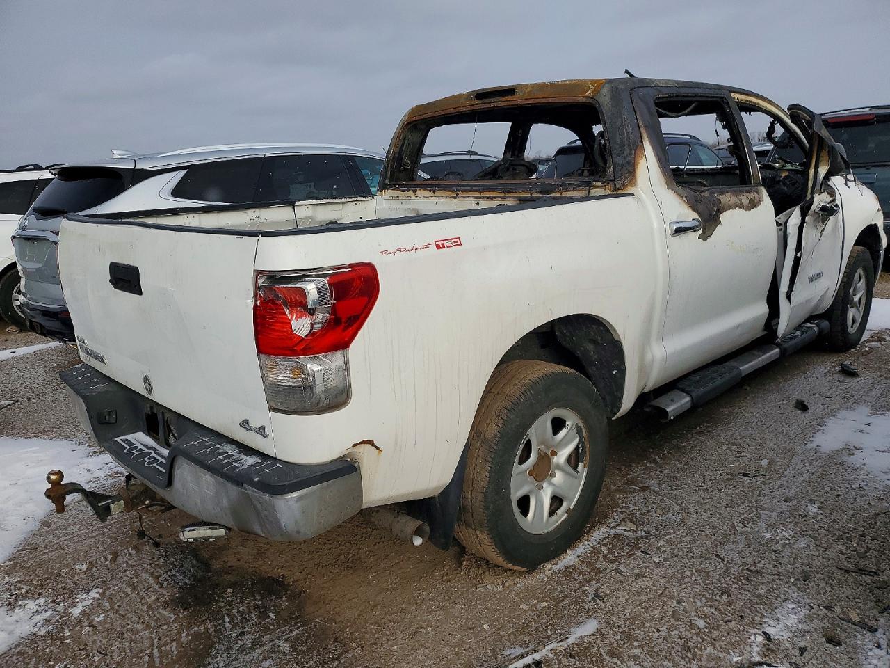 2011 TOYOTA TUNDRA CREWMAX SR5 photo 3