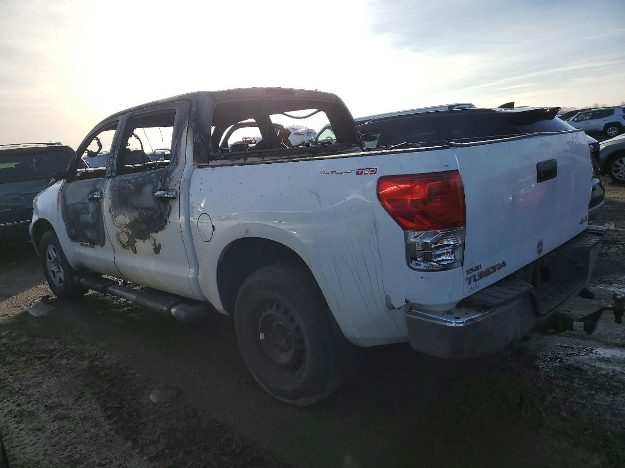 2011 TOYOTA TUNDRA CREWMAX SR5 photo 2
