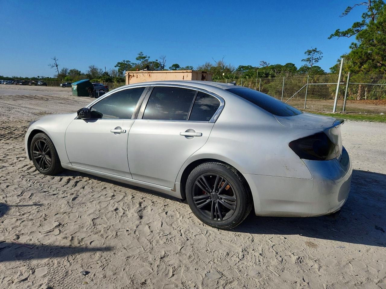 2013 INFINITI G37 BASE photo 3