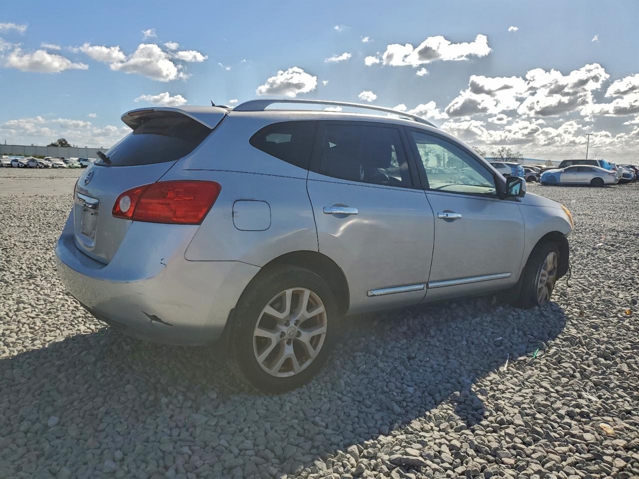 2013 NISSAN ROGUE S photo 3