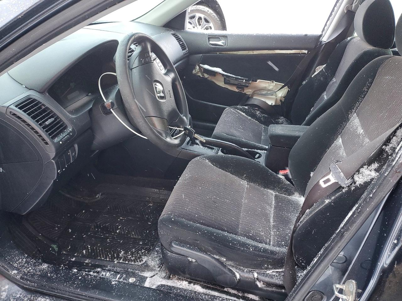 2004 HONDA ACCORD LX photo 7