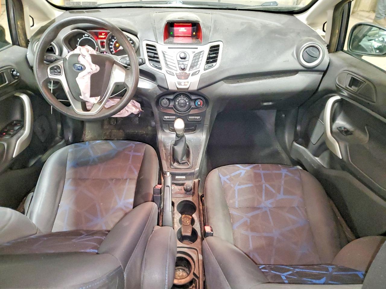 2012 FORD FIESTA SE photo 8