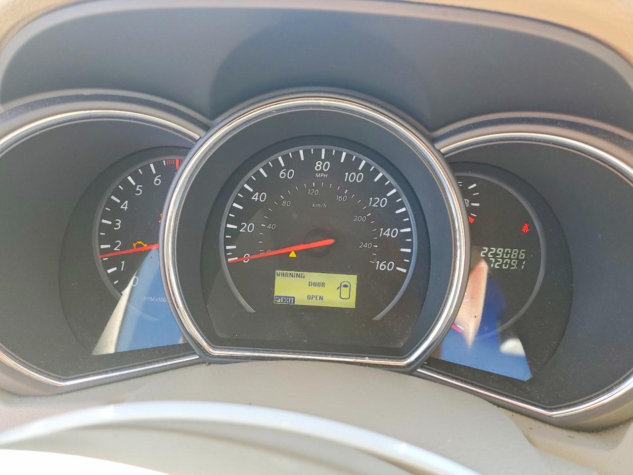 2014 NISSAN MURANO S photo 9