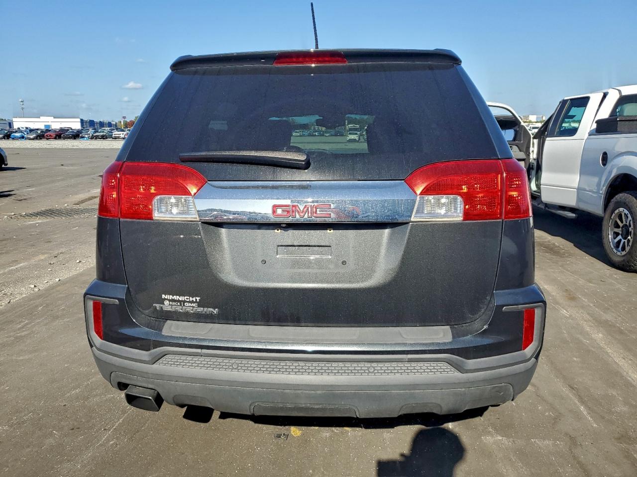 2017 GMC TERRAIN SLE photo 6