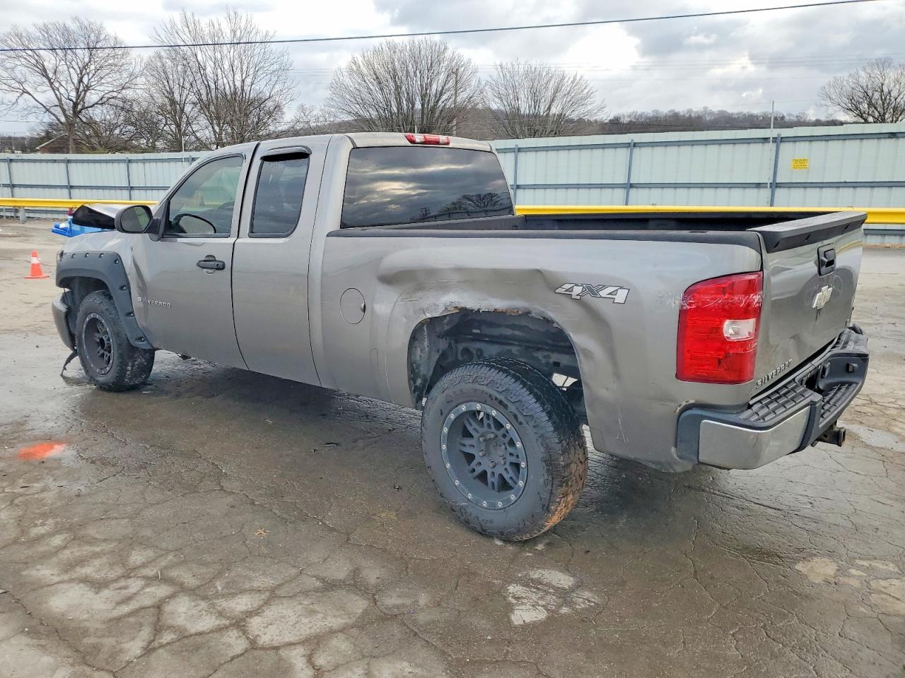 2007 CHEVROLET SILVERADO K1500 photo 2