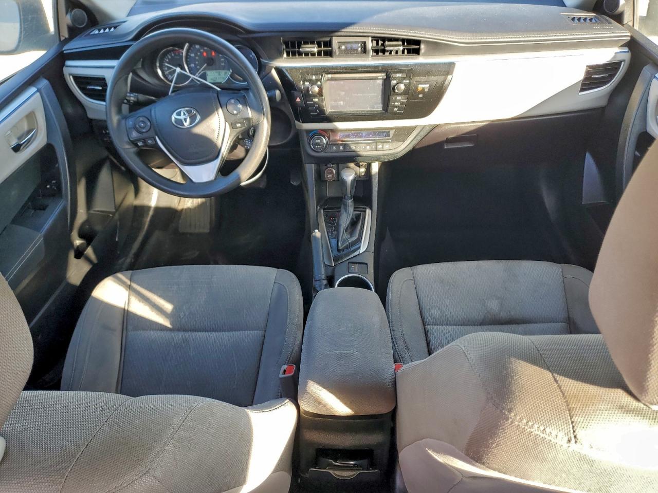 2016 TOYOTA COROLLA L photo 8