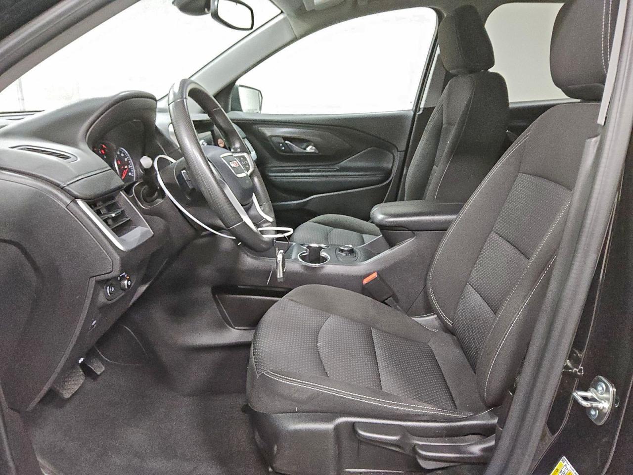 2024 GMC TERRAIN SLE photo 7