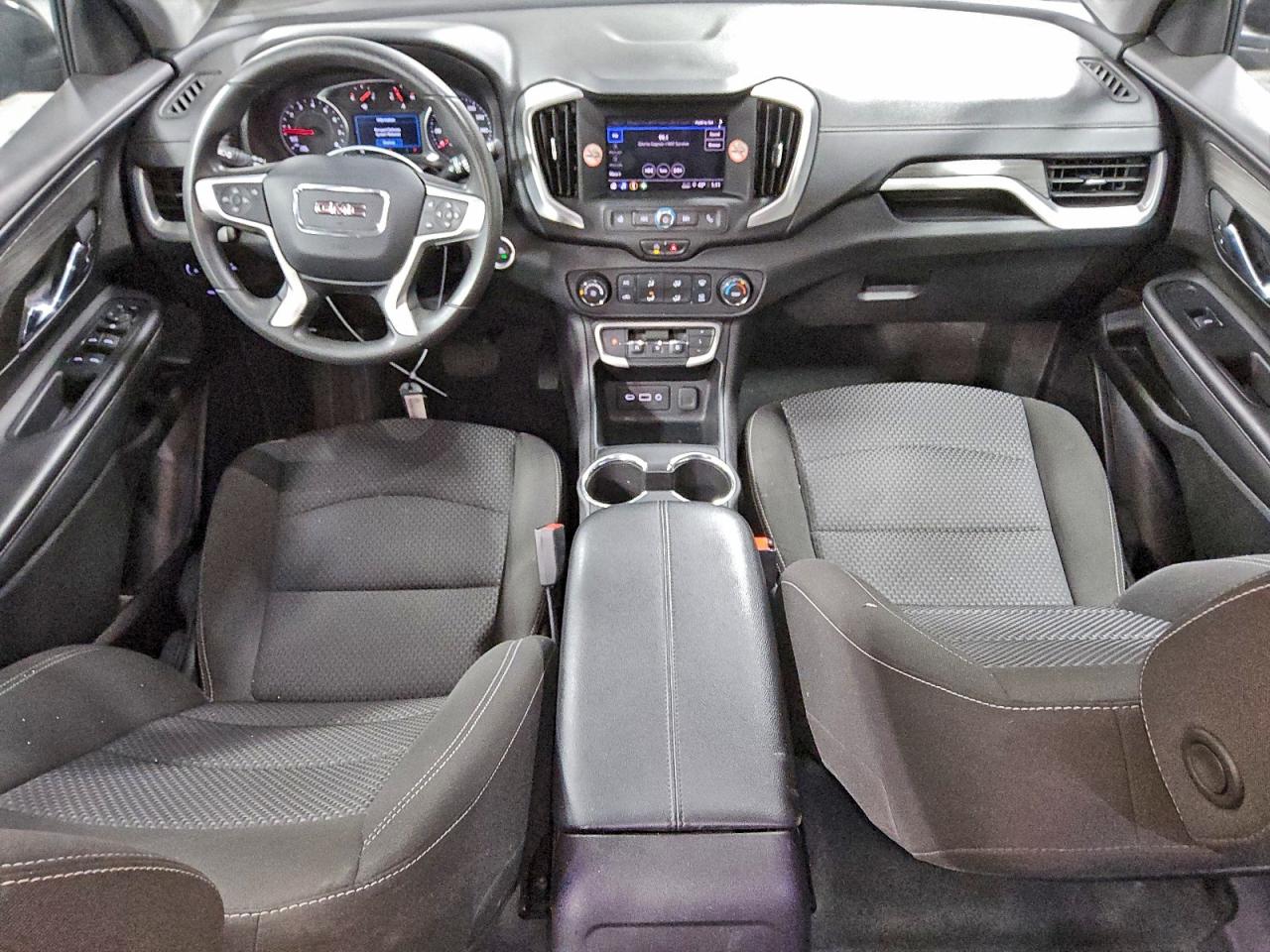 2024 GMC TERRAIN SLE photo 8
