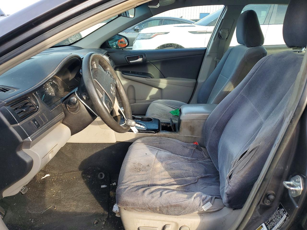 2014 TOYOTA CAMRY LE photo 7