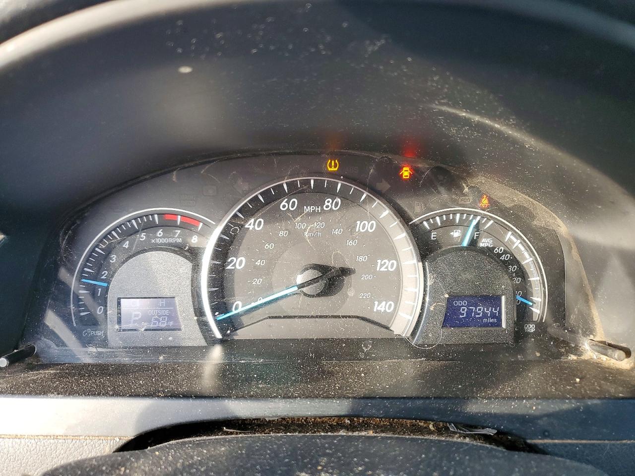 2014 TOYOTA CAMRY LE photo 9