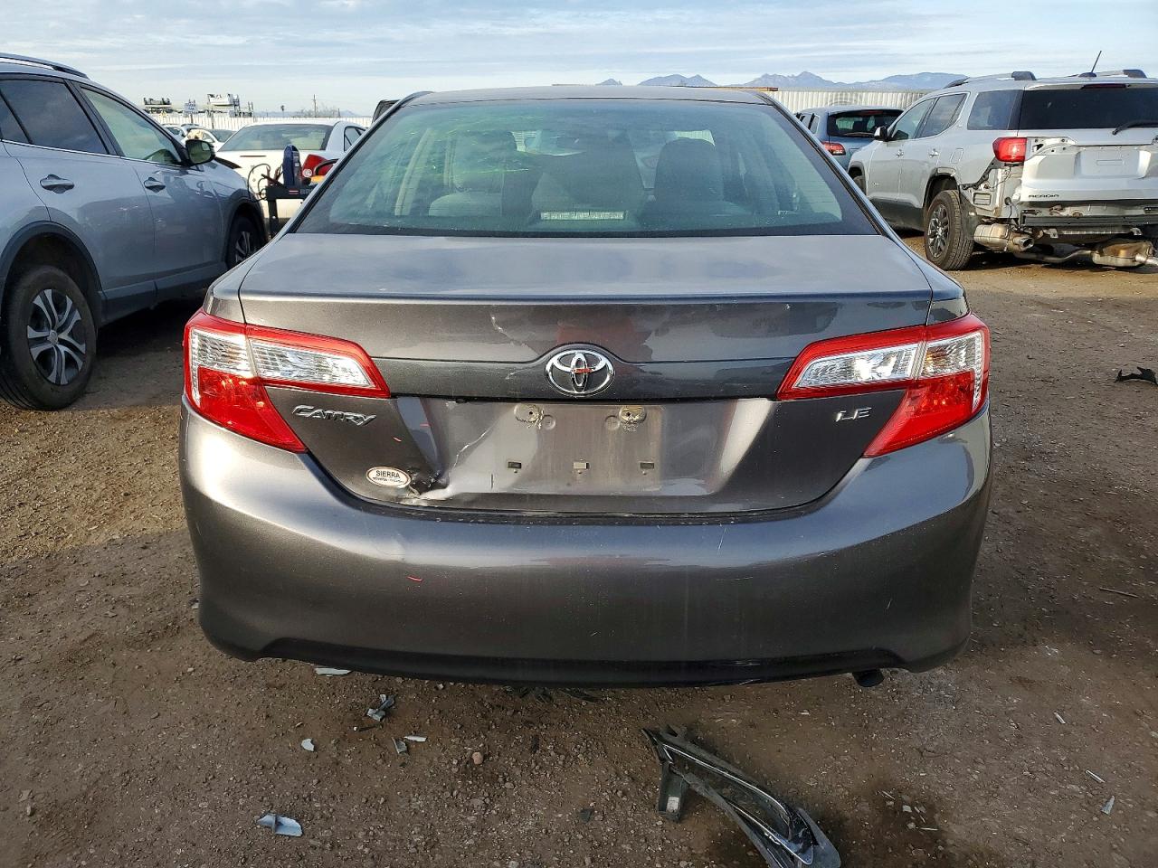 2014 TOYOTA CAMRY LE photo 6