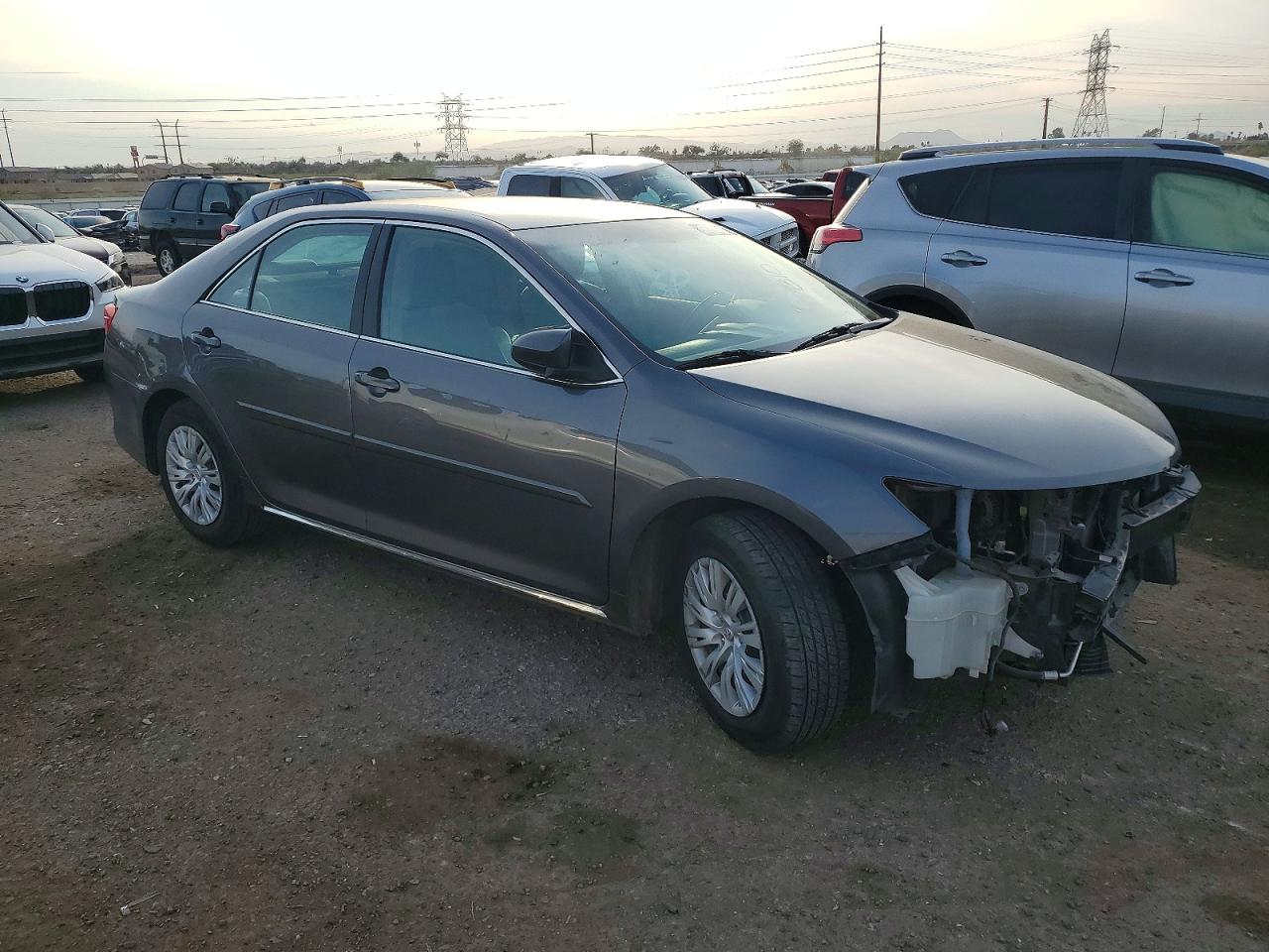 2014 TOYOTA CAMRY LE photo 4