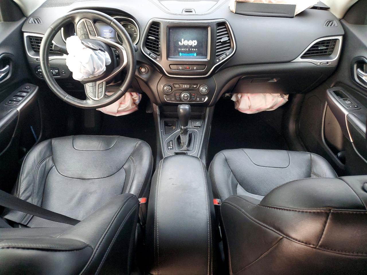 2021 JEEP CHEROKEE LATITUDE LUX photo 8