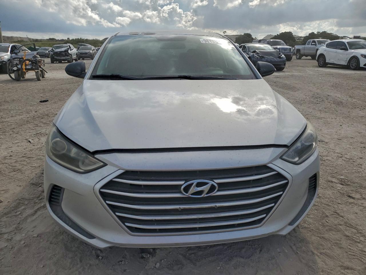 2017 HYUNDAI ELANTRA SE photo 9