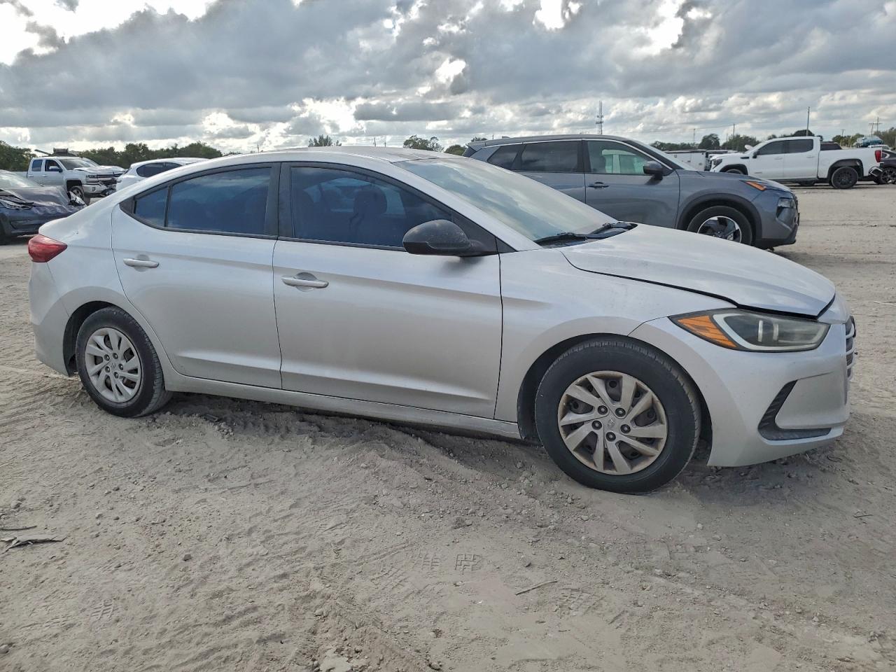 2017 HYUNDAI ELANTRA SE photo 7