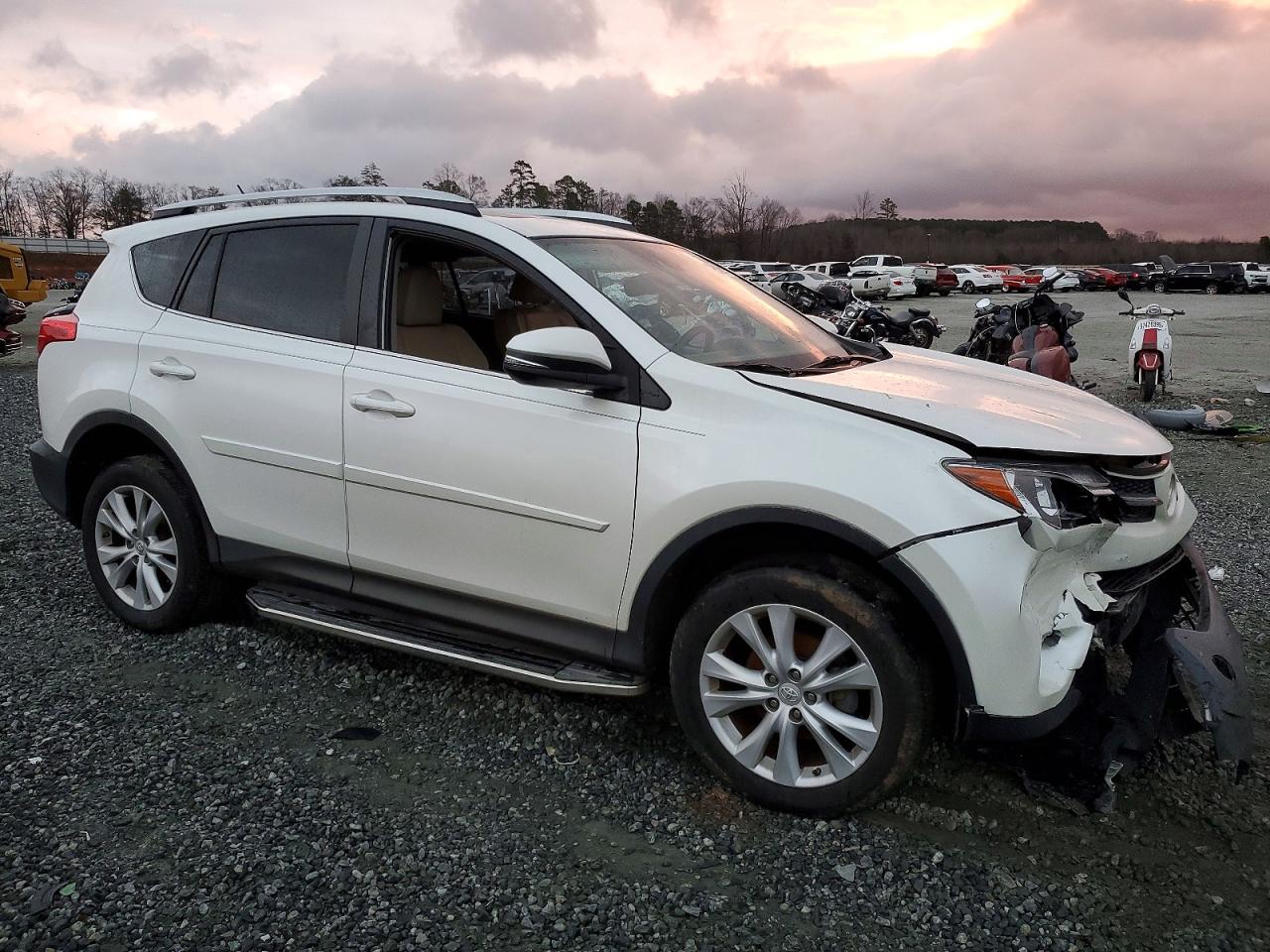 2014 TOYOTA RAV4 LIMITED photo 7