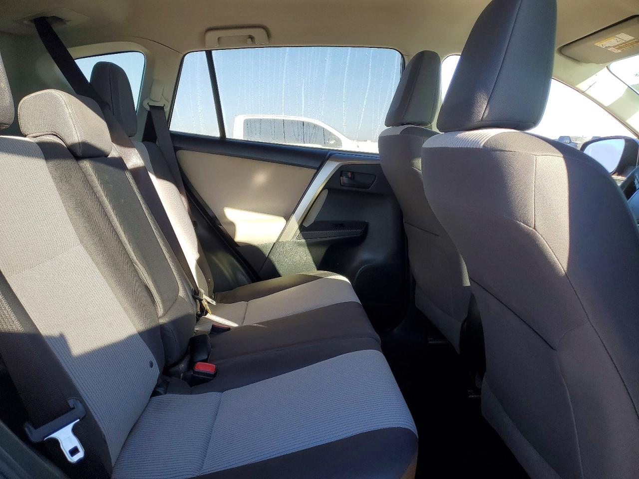 2014 TOYOTA RAV4 LE photo 11