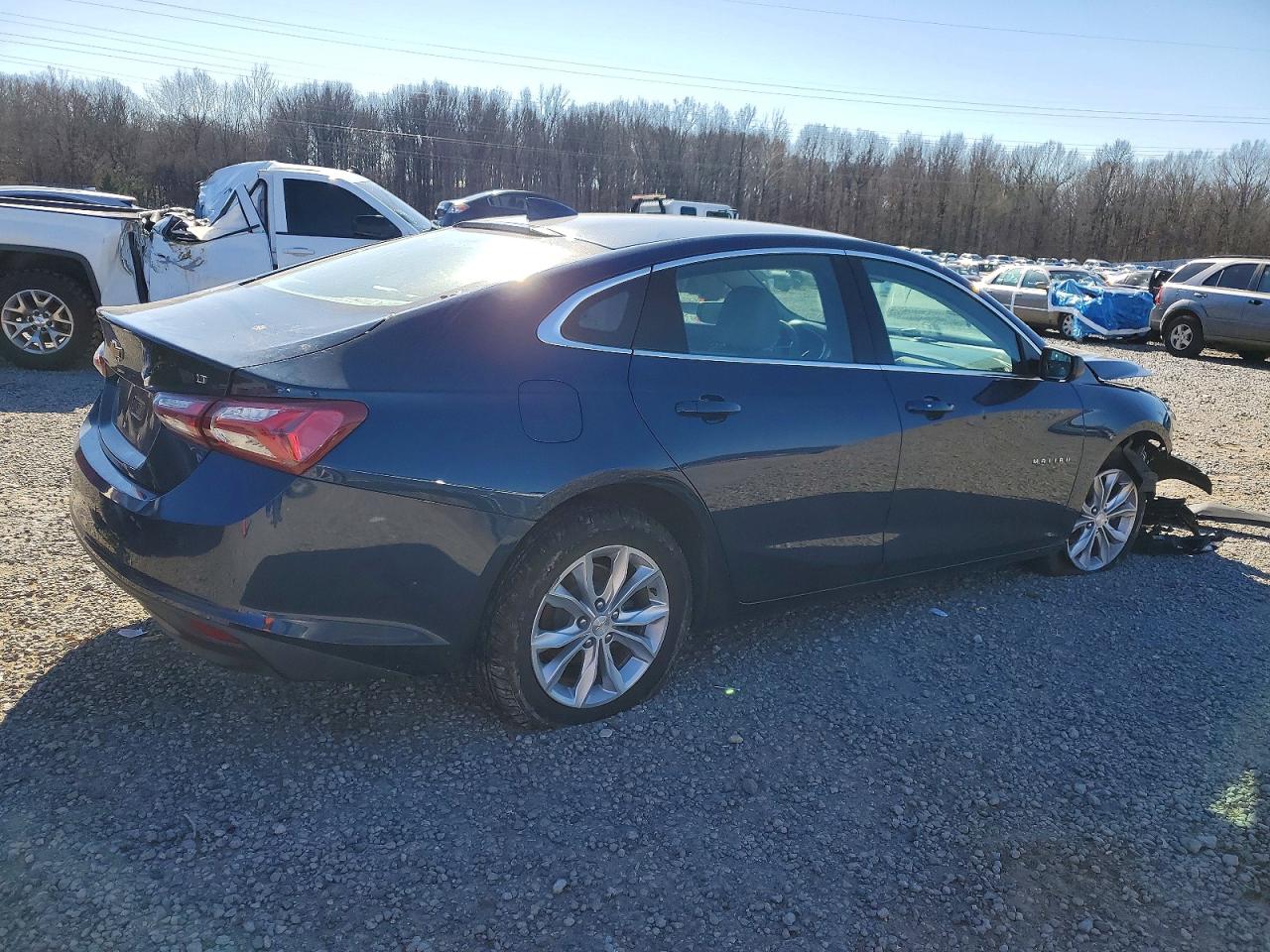 2021 CHEVROLET MALIBU LT photo 3
