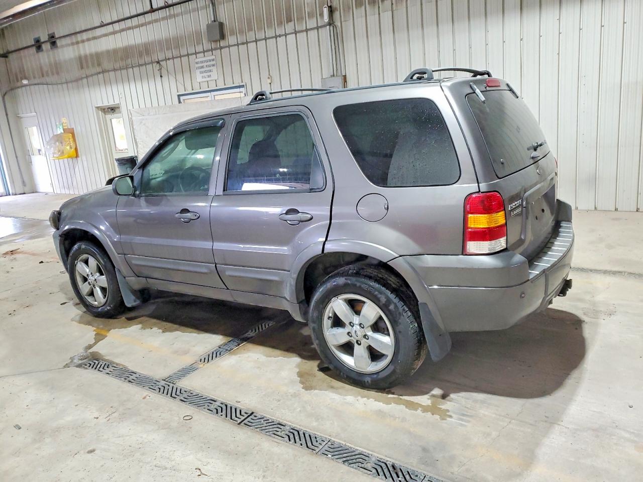 2005 FORD ESCAPE LIMITED photo 2