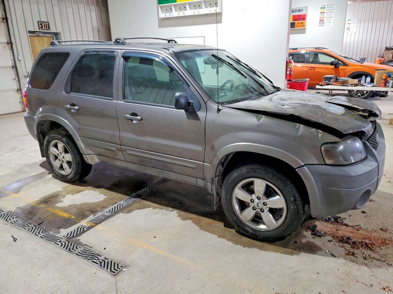 2005 FORD ESCAPE LIMITED photo 4